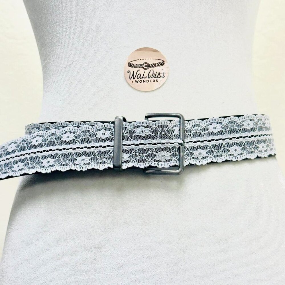 Y2K 2000s style White lace leather belt